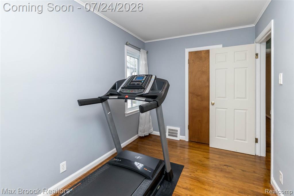 1090 Cambridge Road, Berkley, MI 48072 — Photo 14