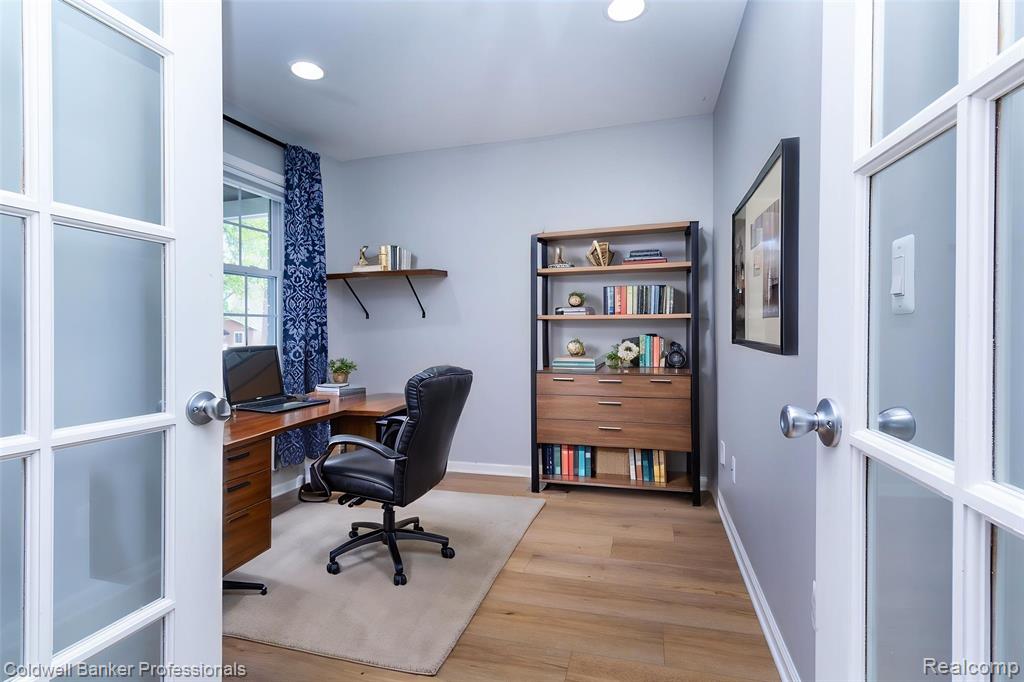 829 N Dorchester Avenue, Royal Oak, MI 48067 — Photo 11