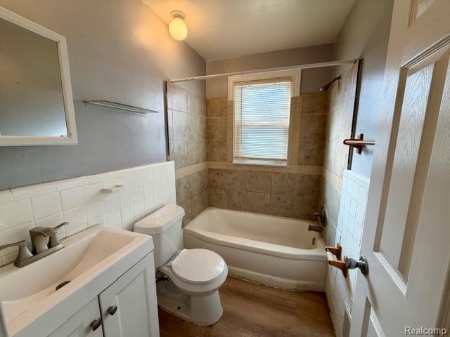 18808 Kingsville Street, Harper Woods, MI 48225 — Photo 15