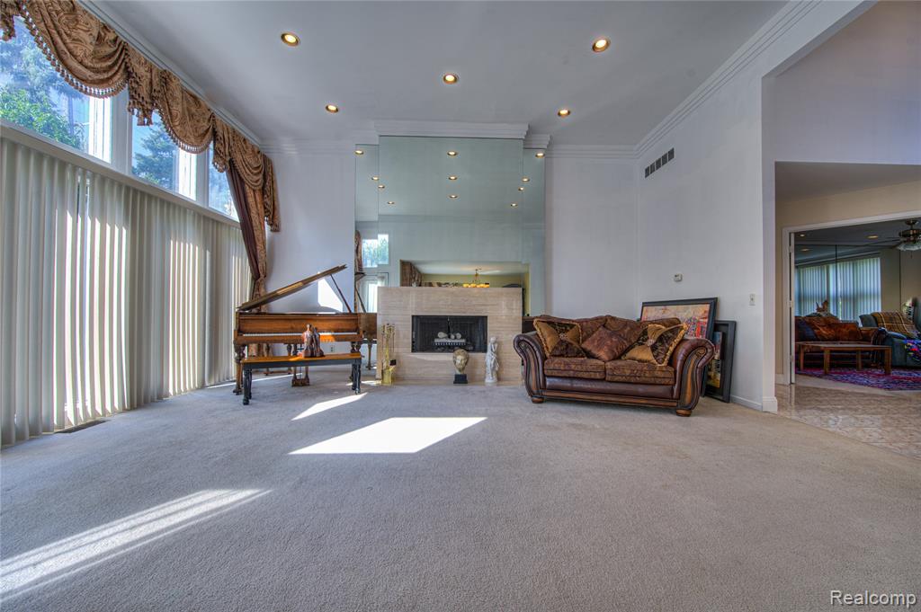 6460 Charles Drive, West Bloomfield, MI — Photo 9