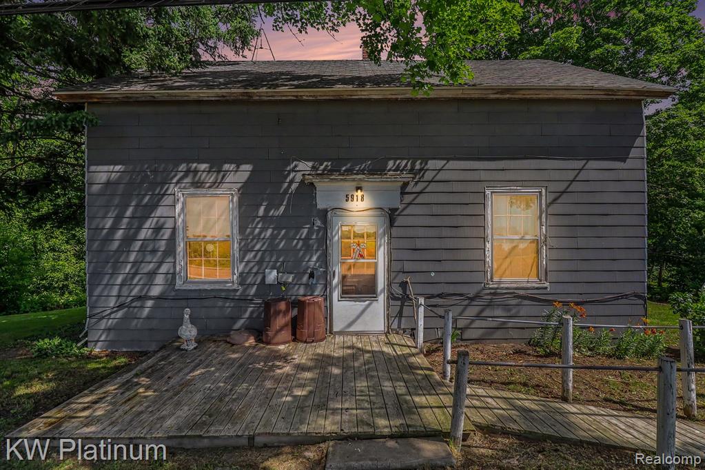 5918 Jeddo Road, MI 48032 — front exterior