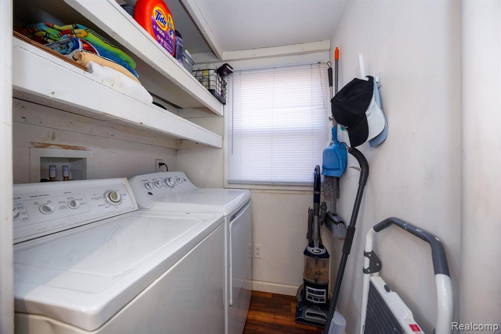 569 CLEOPHUS Parkway, Lincoln Park, MI 48146 — Photo 15