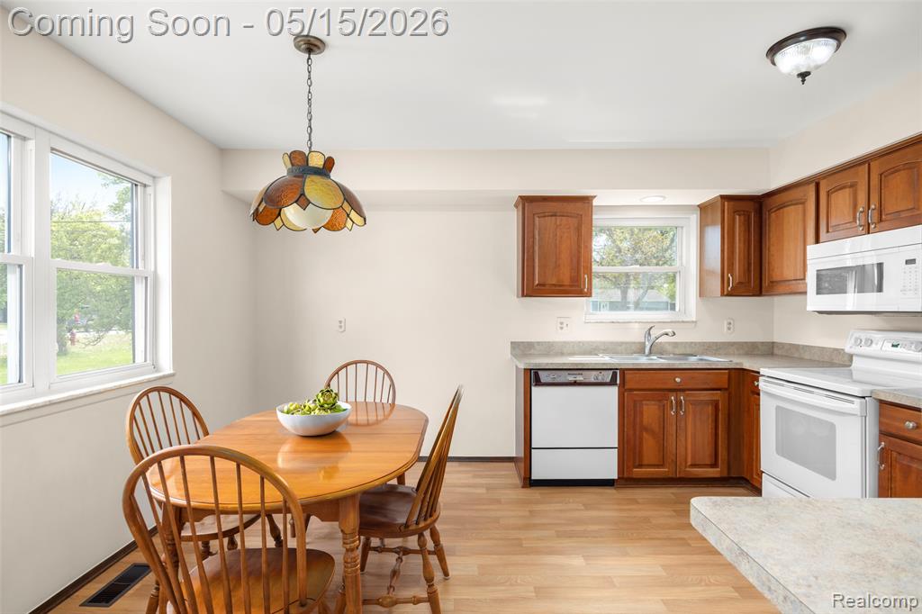 2832 Dashwood Drive Drive, Troy, MI 48083 — Photo 6