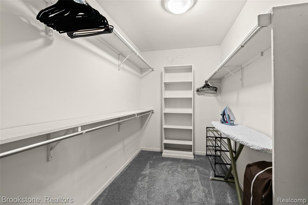 400 LA PLAZA, Royal Oak, MI 48073 — Photo 25