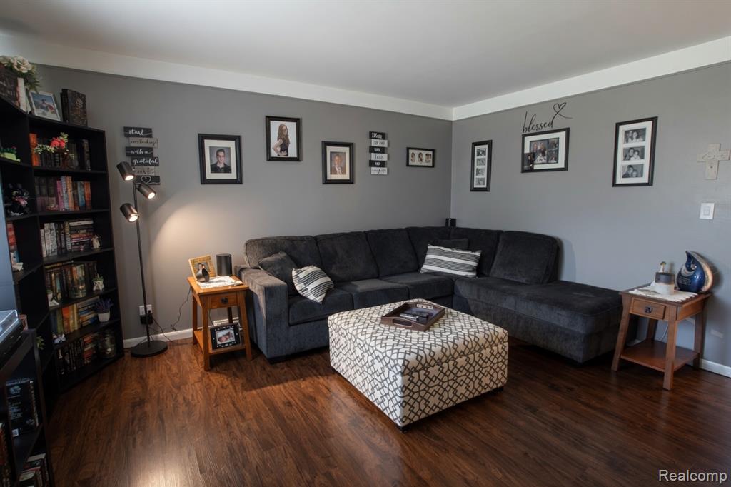 18584 Blue Island Court, Roseville, MI 48066 — Photo 7