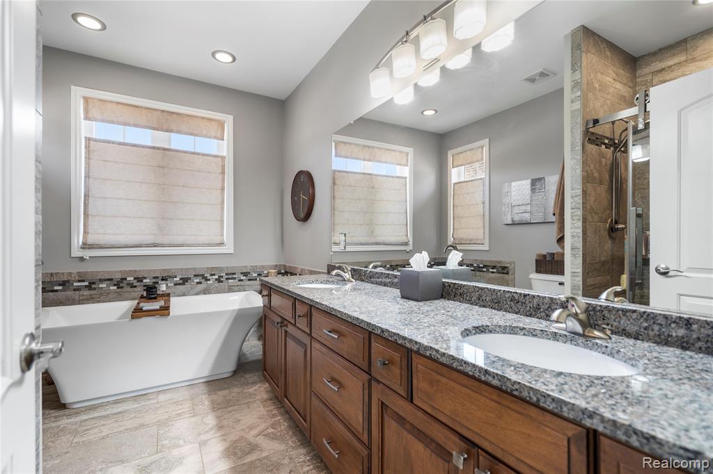 54623 Lawson Creek Drive, Shelby Twp, MI 48316 — Photo 31