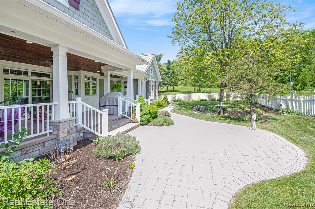 575 Tracy Lane, Milford, MI 48381 — Photo 47