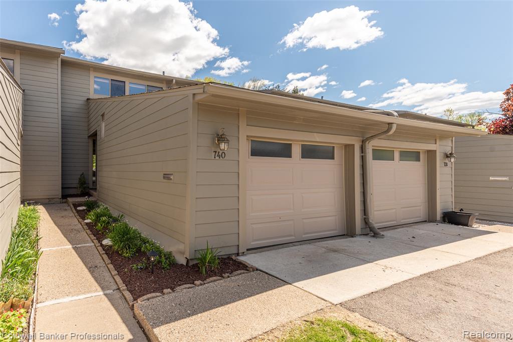 740 Peninsula Court - Photo 3