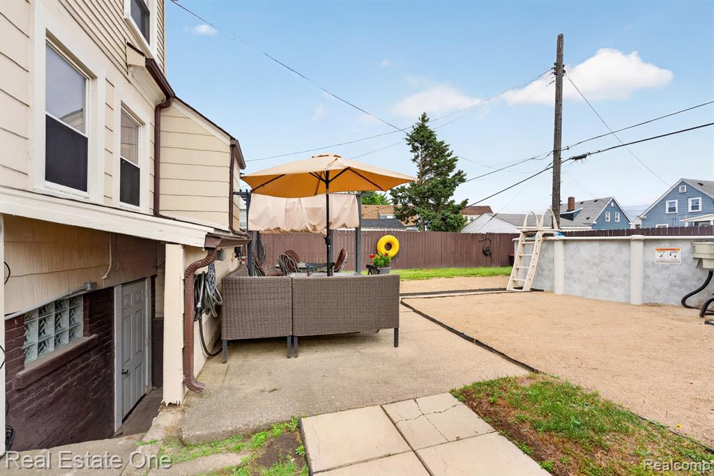 466 Spruce Street, Wyandotte, MI 48192 — Photo 24