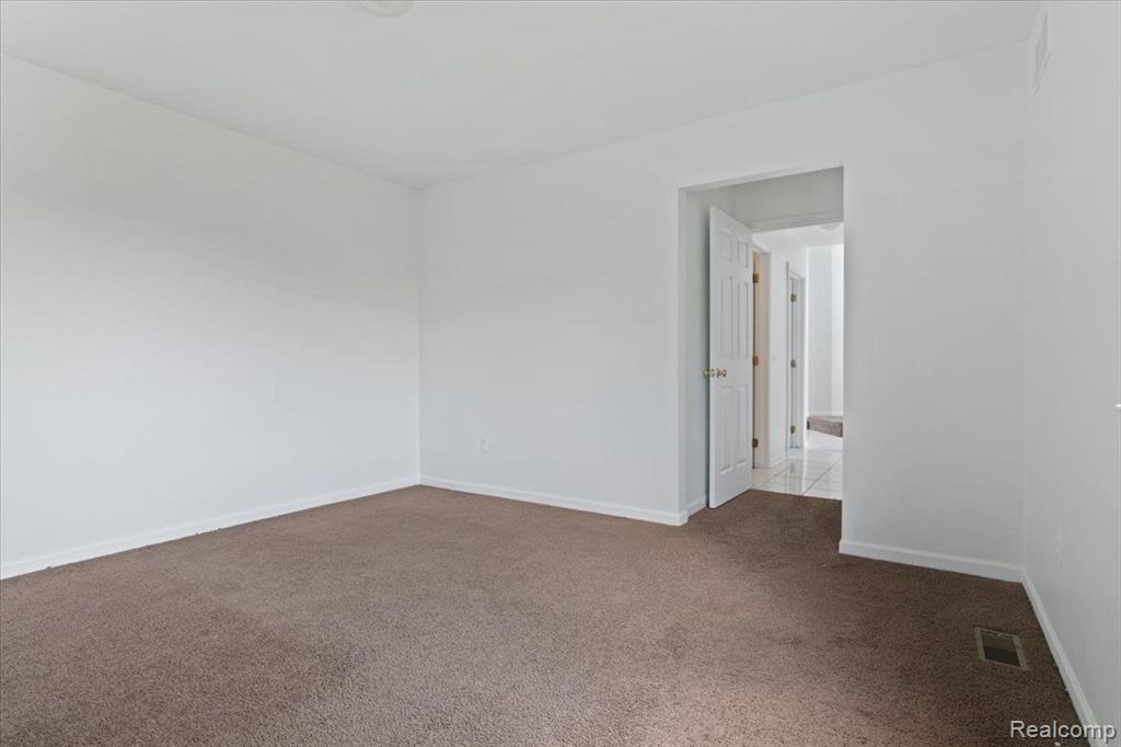 7826 DOVER Drive, Ypsilanti, MI 48197 — Photo 19