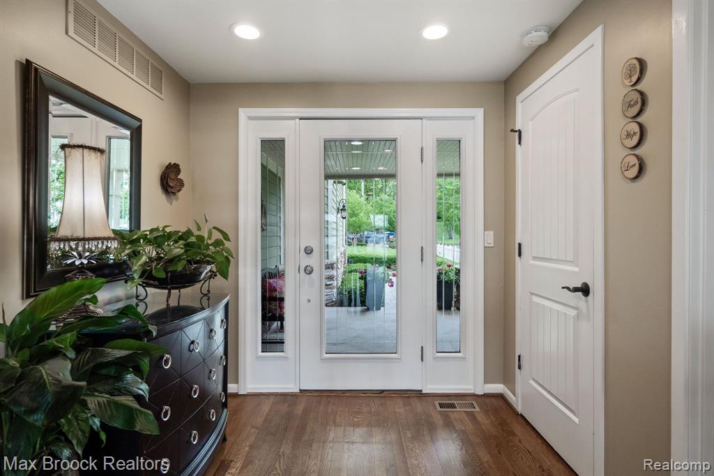 9522 Silverside, South Lyon, MI 48178 — Photo 6