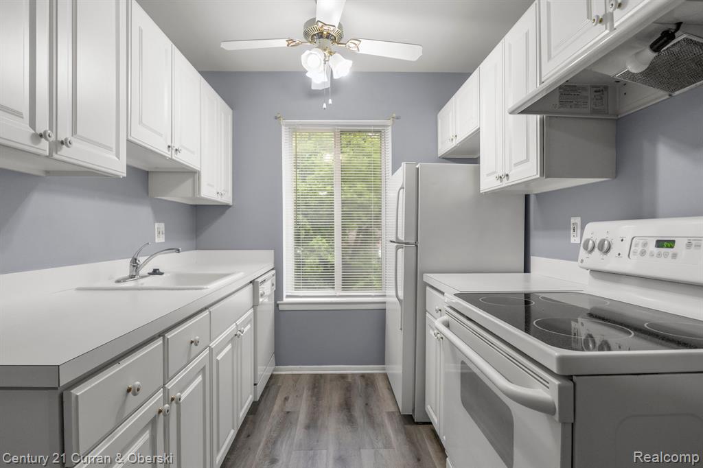 10159 ALLEN POINTE Drive, Allen Park, MI 48101 — Photo 6