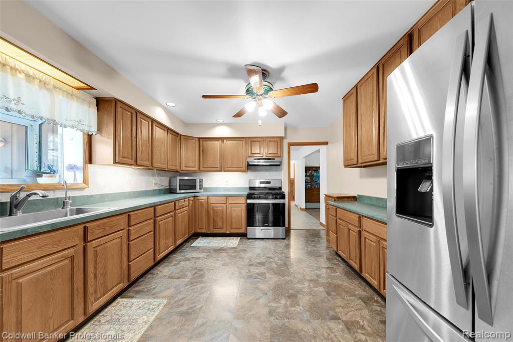 60 E Oakwood Road, Oxford, MI 48371 — Photo 5