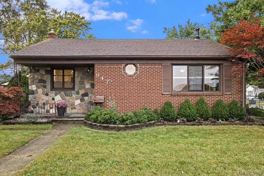 947 N Main Street, Clawson, MI — front exterior