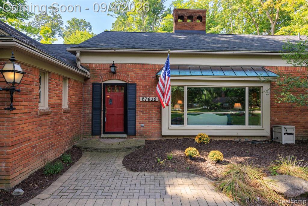 27639 Forestbrook Drive, Farmington Hills, MI 48334