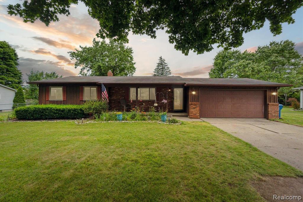 4466 VAN VLEET Road, Swartz Creek, MI 48473 — front exterior