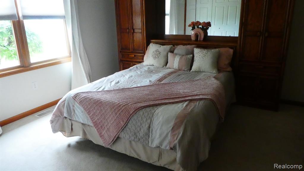 8051 Prestonwood Court, Flushing, MI 48433 — Photo 19