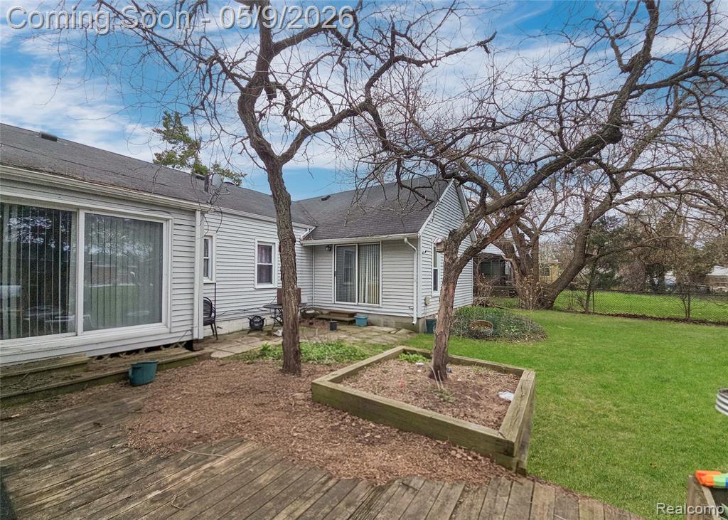 22449 Marine Avenue, Eastpointe, MI 48021 — Photo 22