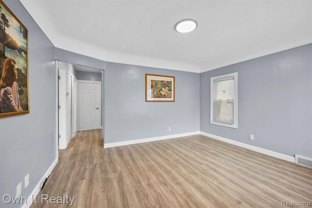 7335 Maple Street, Dearborn, MI 48126 — Photo 9