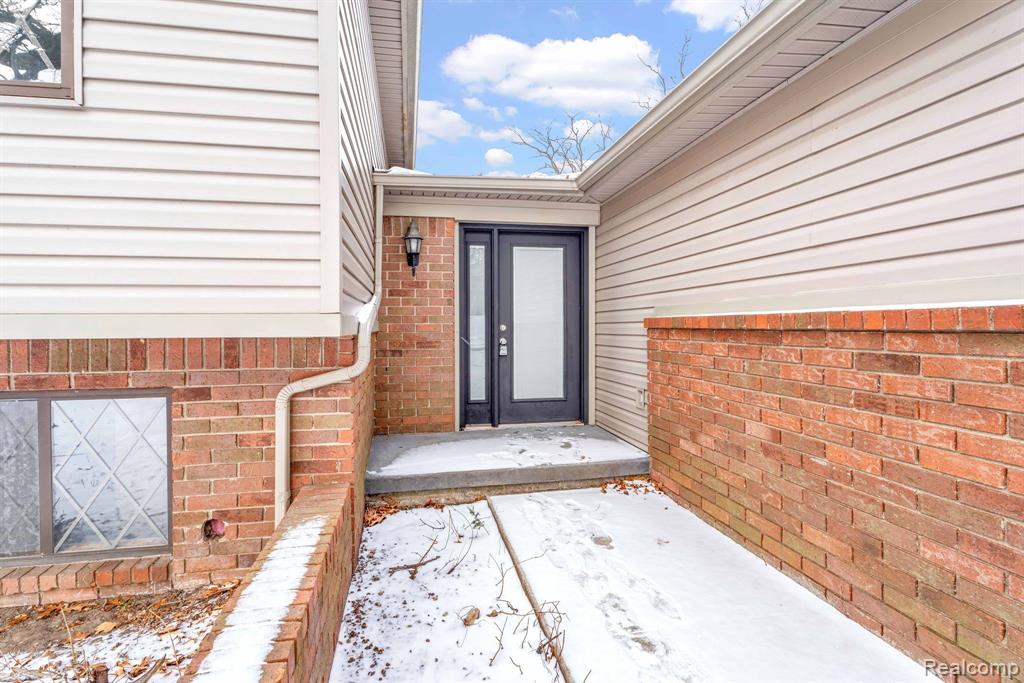 7820 Rampart Trail, Waterford, MI 48327 — Photo 5