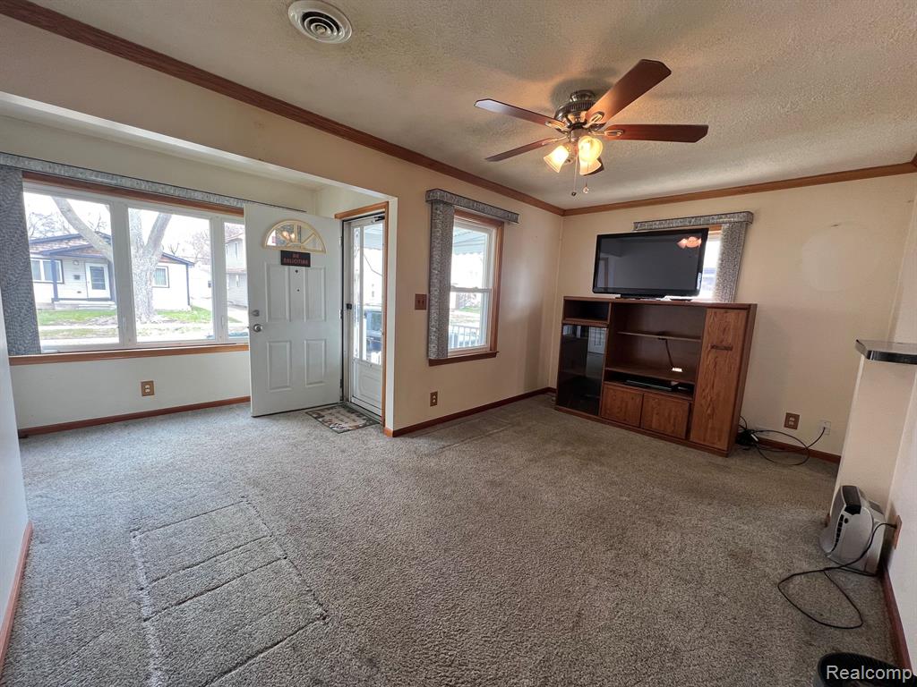 520 E BRICKLEY Avenue, Hazel Park, MI 48030 — Photo 5