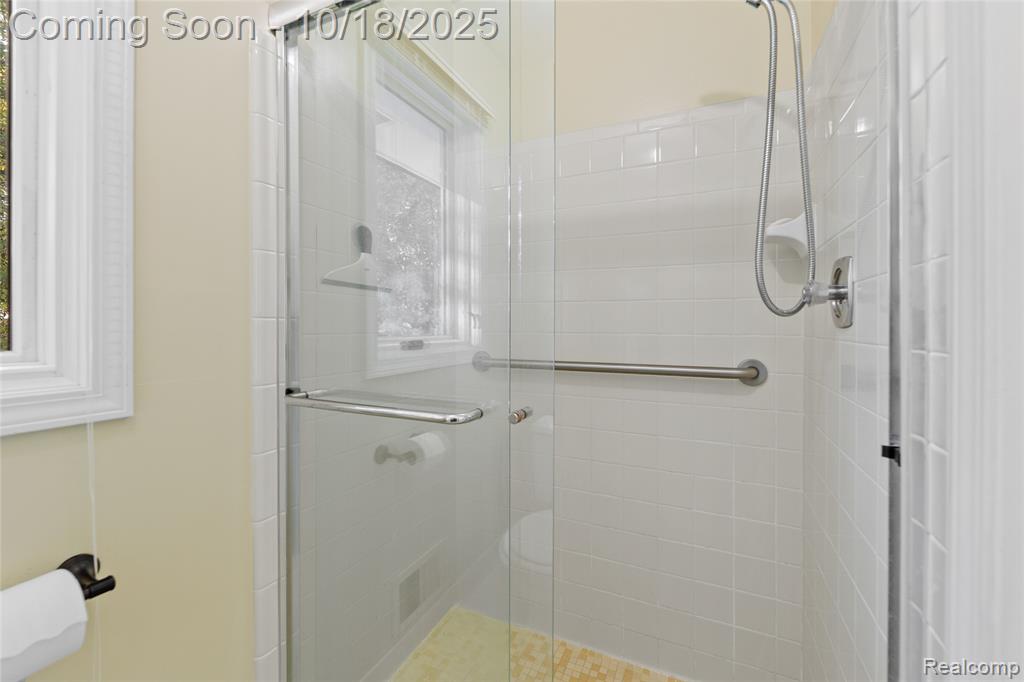 448 Streamview Court, Rochester Hills, MI 48309 — Photo 21