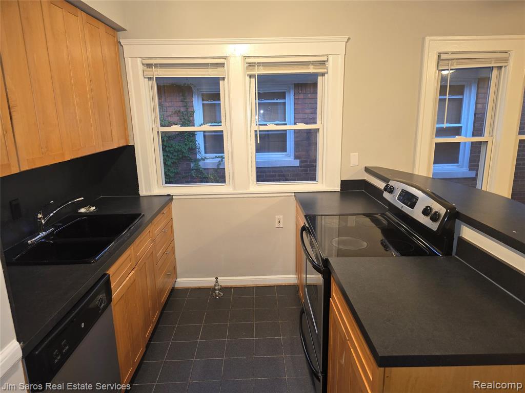 862 Nottingham 2S, Grosse Pointe Park, MI 48230 — Photo 5