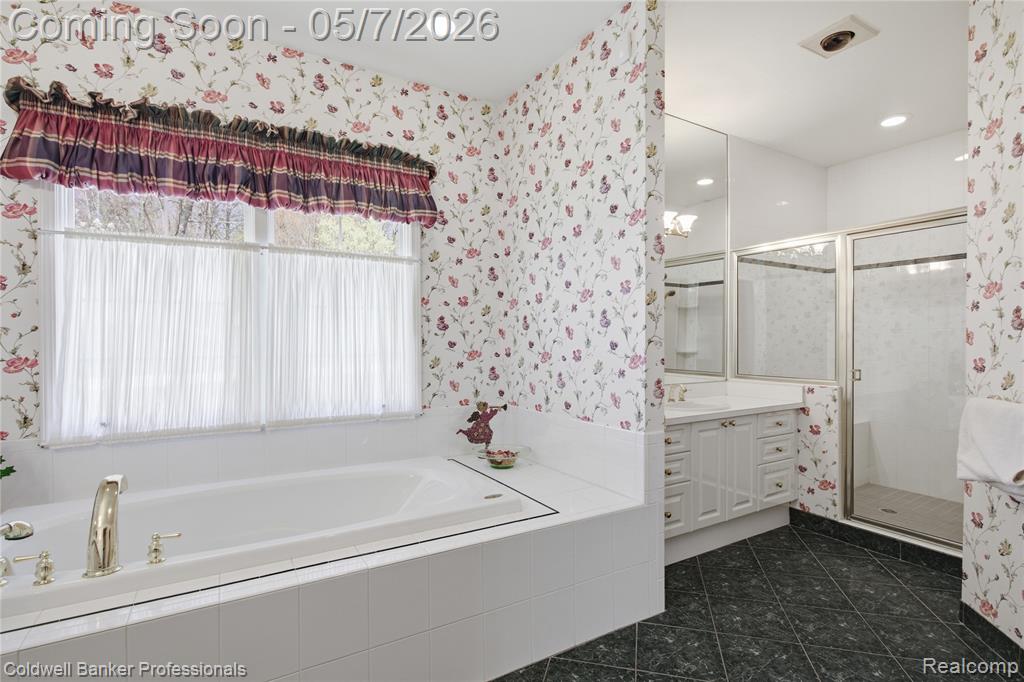 7520 Mistwood Drive, White Lake, MI 48383 — Photo 32