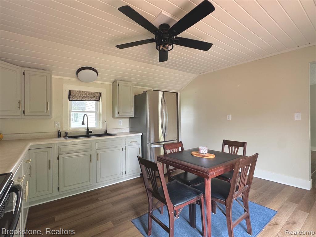 207 N Church, Ortonville, MI 48462 — Photo 17