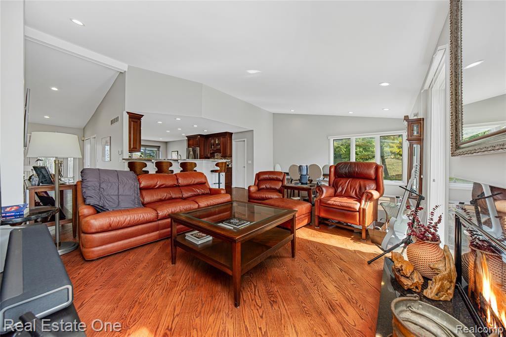 4261 Lakeridge Court, Bloomfield Hills, MI 48302 — Photo 15