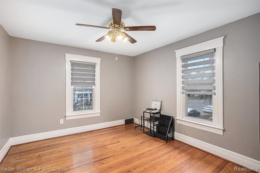 325 West Flint Street, Lake Orion, MI 48362 — Photo 15