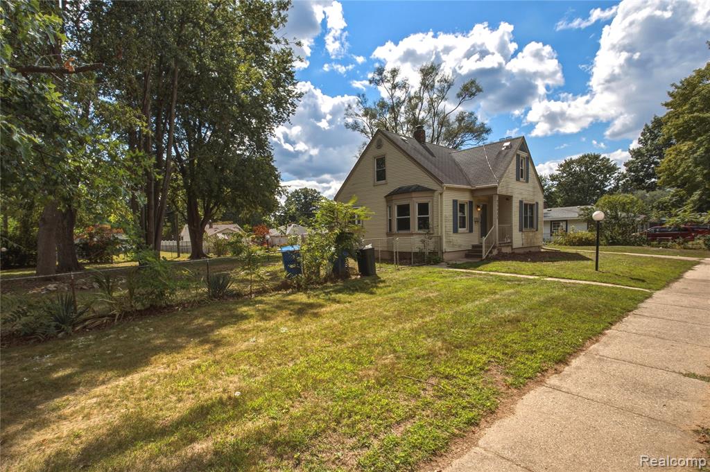 25433 McDonald Street, Dearborn Heights, MI 48125