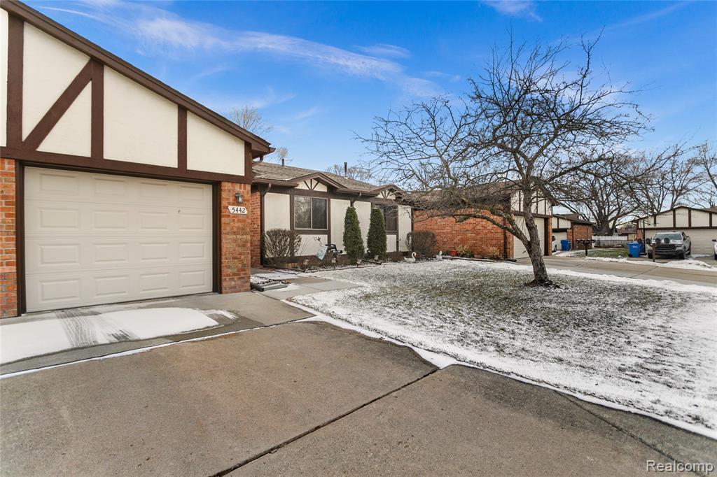 5442 Stanford Court, Warren, MI 48091 — Photo 2