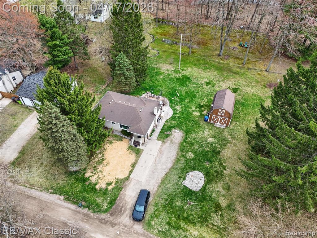 5060 Warmbriar Drive, White Lake, MI 48383 — front exterior