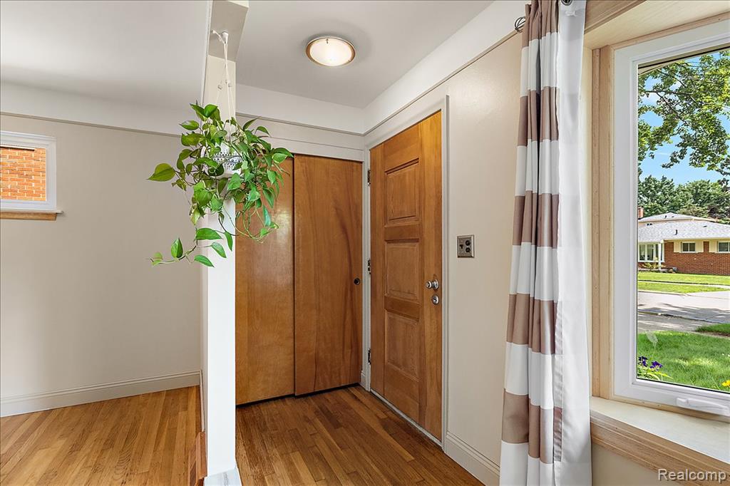 1271 Beaupre Avenue, Madison Heights, MI 48071 — Photo 3