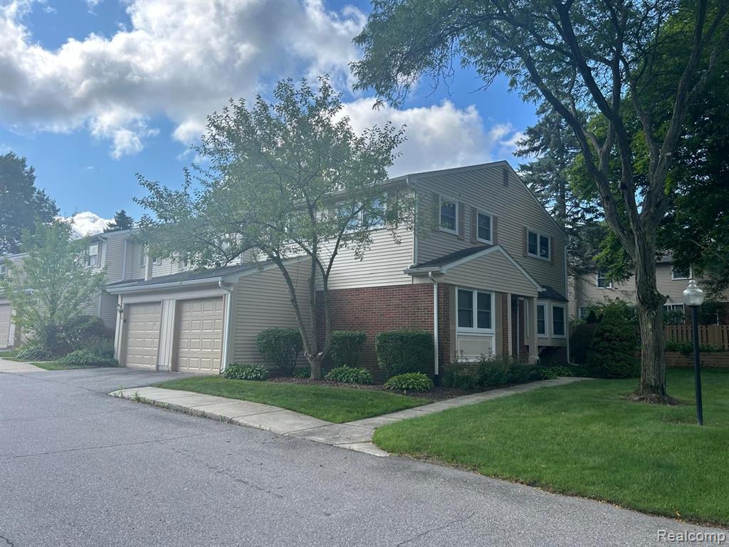 1534 BRENTWOOD Drive, Troy, MI 48098 — Photo 2