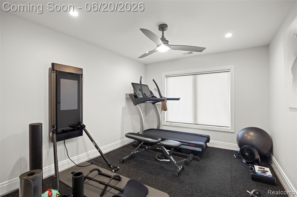 22491 E 10 Mile Road, Saint Clair Shores, MI 48080 — Photo 57