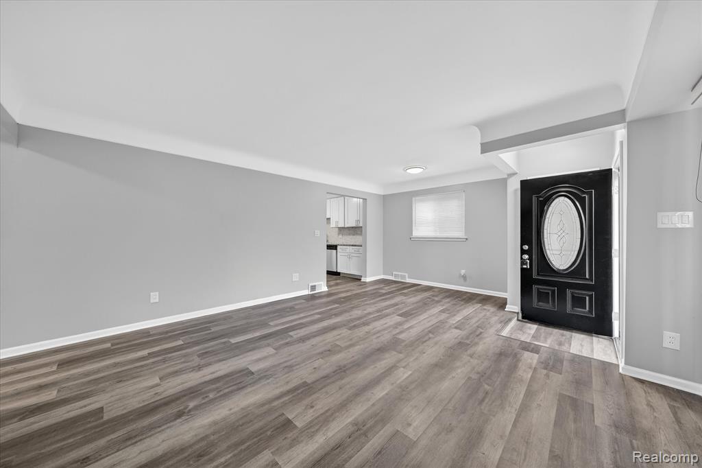 31244 Rosslyn Avenue, Garden City, MI — Photo 4