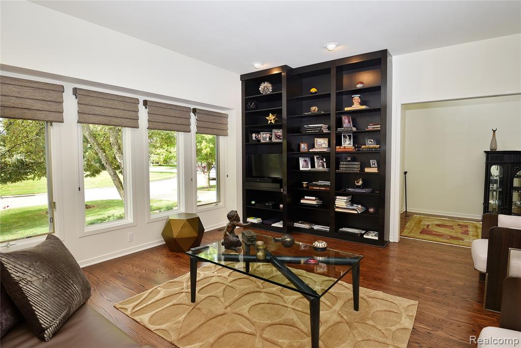 6536 Pleasant Lake Court, West Bloomfield, MI — Photo 5