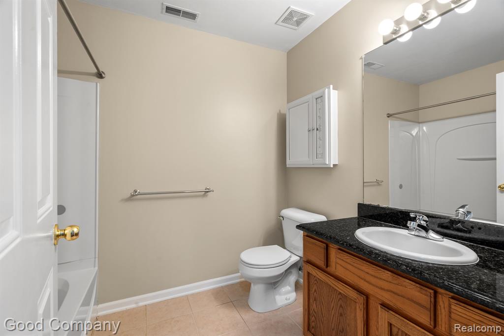 45515 Hidden View Court, Utica, MI 48315 — Photo 8