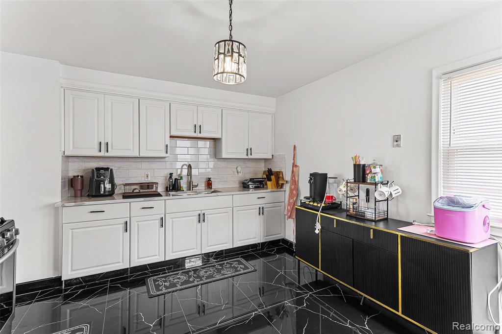 28466 Balmoral Street, Garden City, MI — Photo 16
