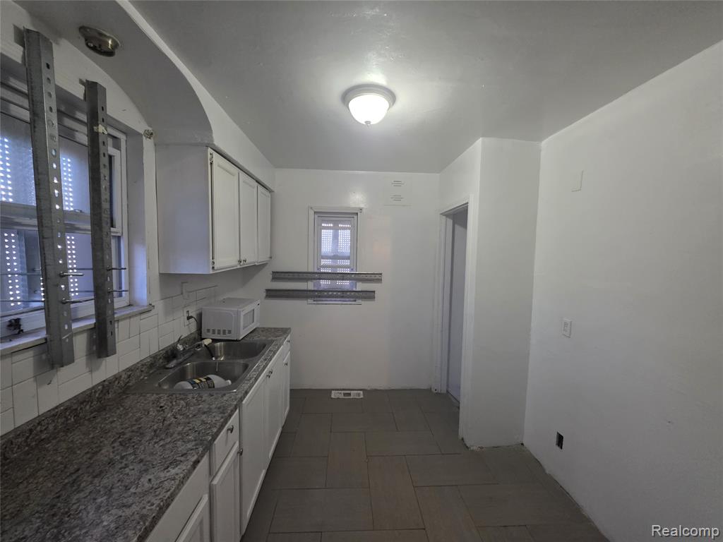 9660 Abington Avenue, Detroit, MI 48227 — Photo 3