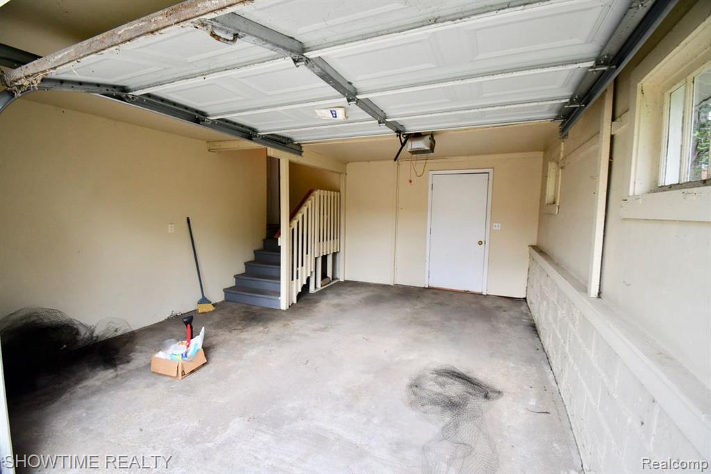 715 W 4TH Street, Royal Oak, MI 48067 — Photo 17
