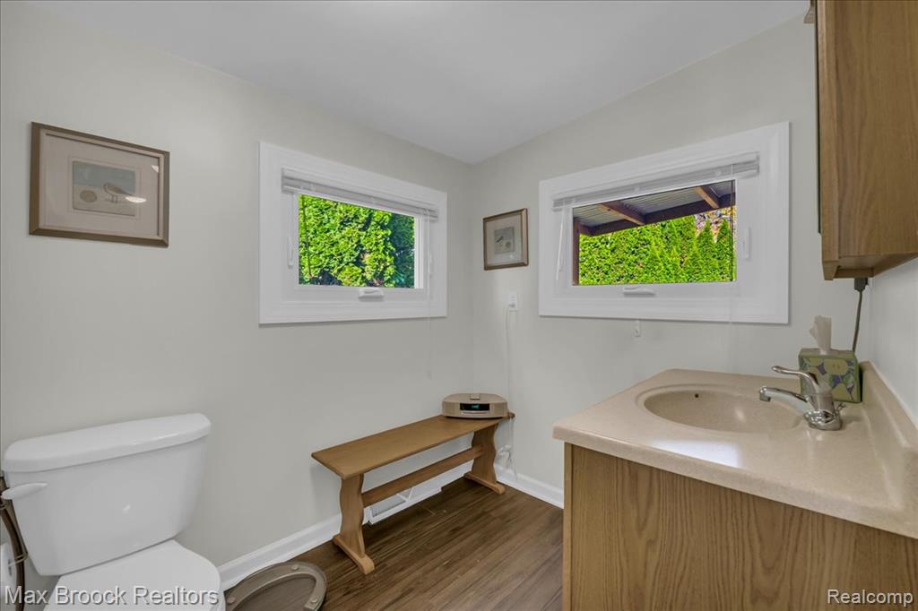 3087 Brock Street, Keego Harbor, MI 48320 — Photo 12
