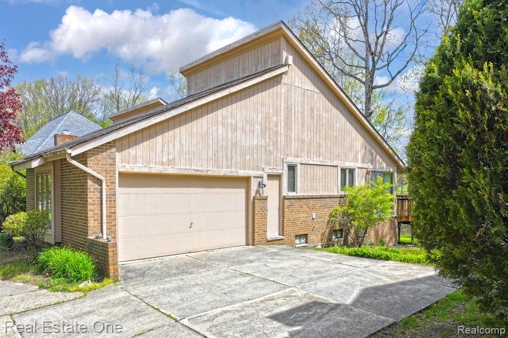 20080 Longridge Court, Northville, MI 48167 — Photo 3