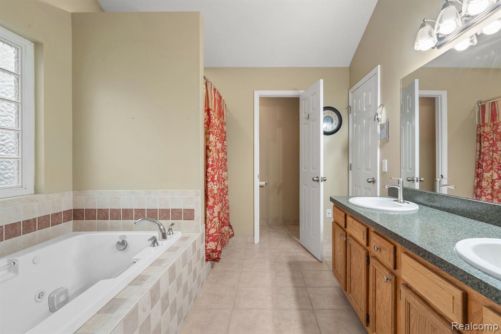 733 W Woodside Avenue, Madison Heights, MI 48071 — Photo 19