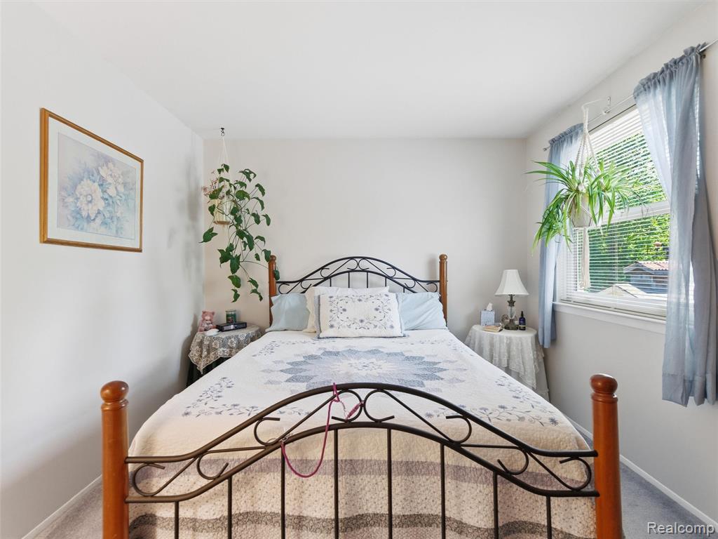 5565 Crescent Road, Waterford, MI 48327 — Photo 23