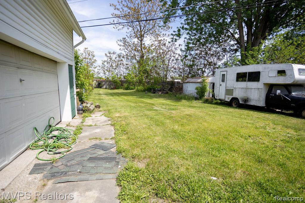 126 Clinton Street, Mount Clemens, MI 48043 — Photo 30