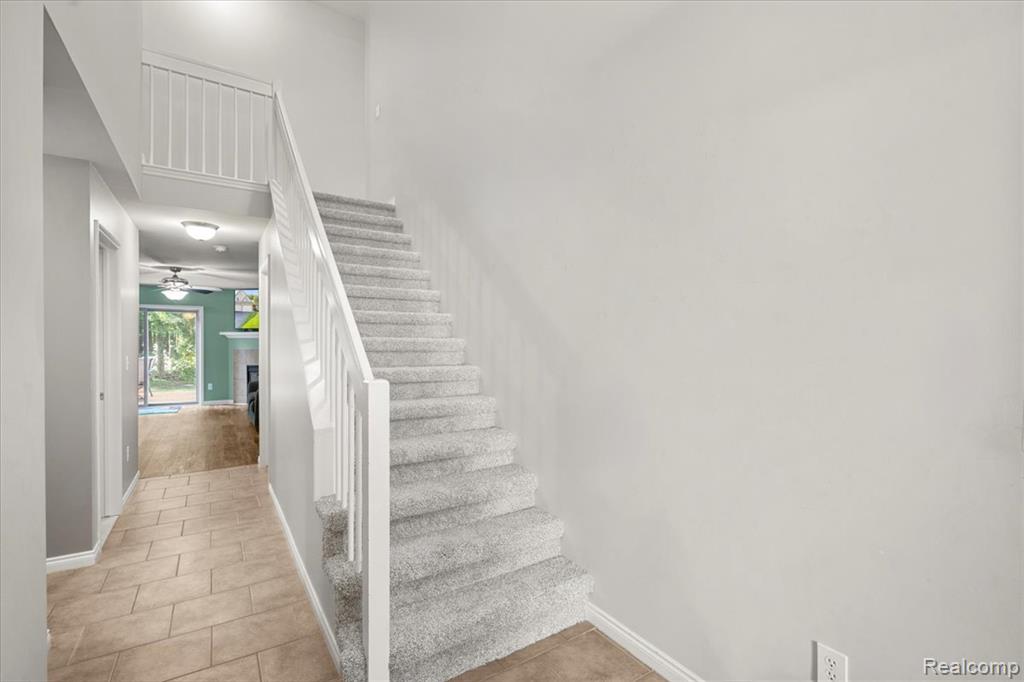 17452 Ava Court, New Boston, MI 48164 — Photo 14