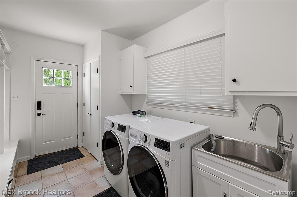 4384 SUNNINGDALE Drive, Bloomfield Hills, MI 48302 — Photo 43